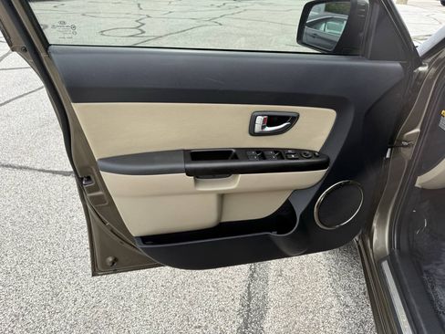 Used 2013 Kia Soul ! FWD image 14