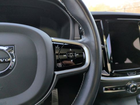 Used 2021 Volvo S60 T5 R-Design image 24