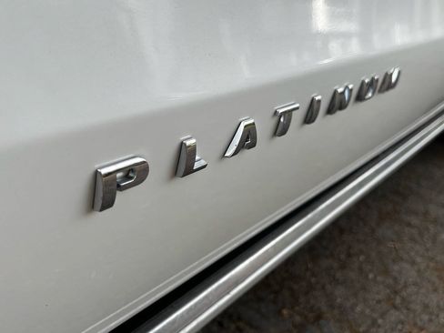 Used 2020 Ford Expedition Platinum AWD/4WD image 21