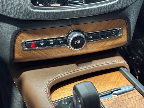 Certified 2023 Volvo XC90 B5 Plus w/ Protection Package AWD/4WD image 24