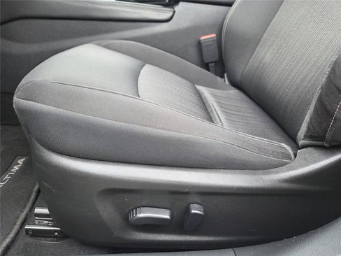 Used 2023 Nissan Altima 2.5 SV FWD image 15