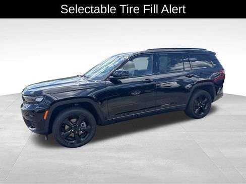 Used 2023 Jeep Grand Cherokee L Altitude AWD/4WD image 14