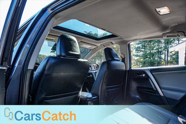 Used 2018 Toyota RAV4 Limited FWD image 33