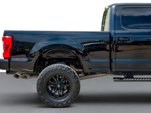 Used 2019 Ford F250 Lariat w/ Lariat Ultimate Package AWD/4WD image 6