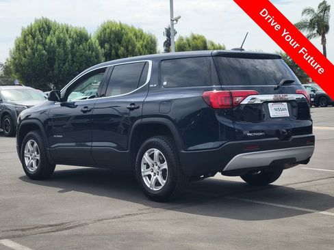 Used 2017 GMC Acadia SLE FWD image 2