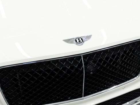 New 2026 Bentley Bentayga AWD/4WD image 8