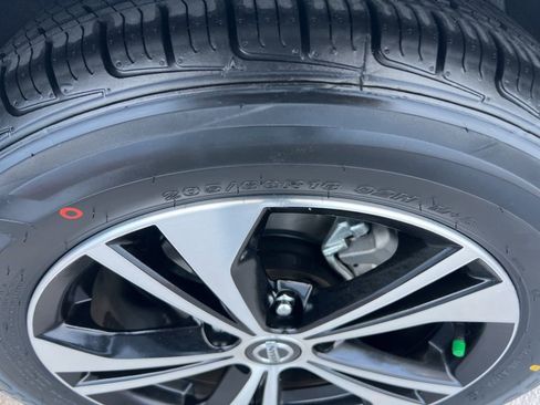 Used 2023 Nissan Sentra SV w/ Trunk Package image 30