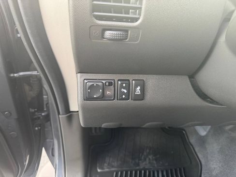 Used 2012 Nissan Pathfinder Silver RWD image 15