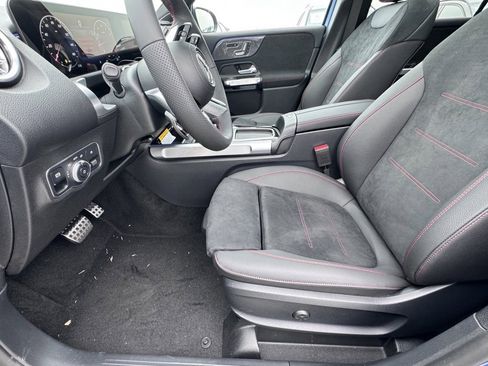 Used 2024 Mercedes-Benz GLB 250 image 19