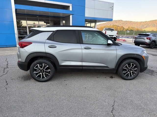 Used 2023 Chevrolet TrailBlazer ACTIV w/ Convenience Package FWD image 3