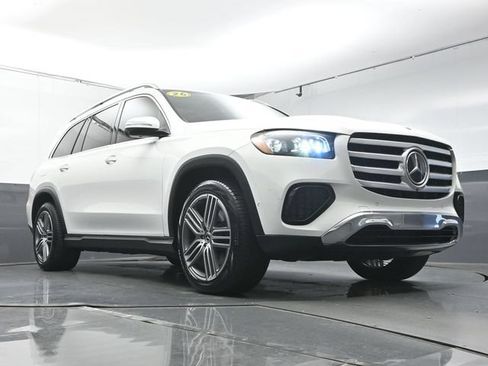 Used 2026 Mercedes-Benz GLS 450 4MATIC image 36