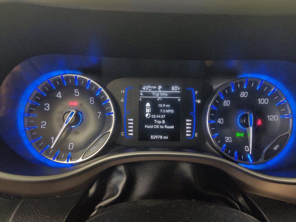 Used 2022 Chrysler Voyager LX FWD image 23