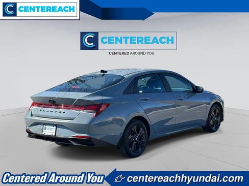 Used 2023 Hyundai Elantra SEL FWD image 4