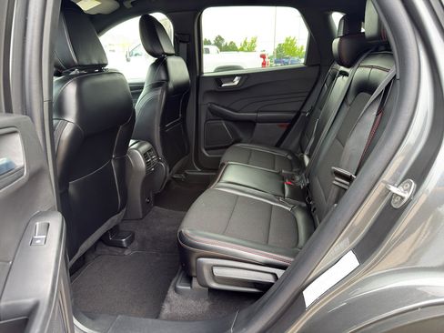 Used 2025 Ford Escape ST-Line AWD/4WD image 32