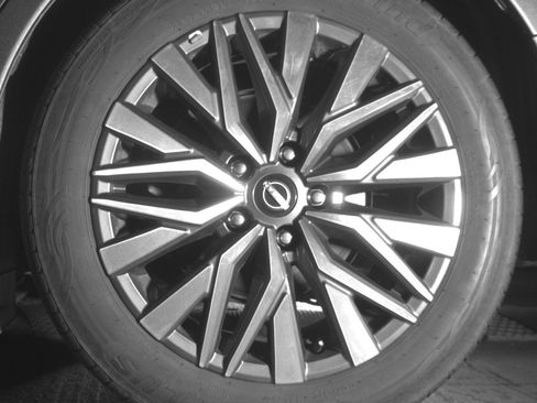 Used 2025 Nissan Altima 2.5 SV FWD image 13