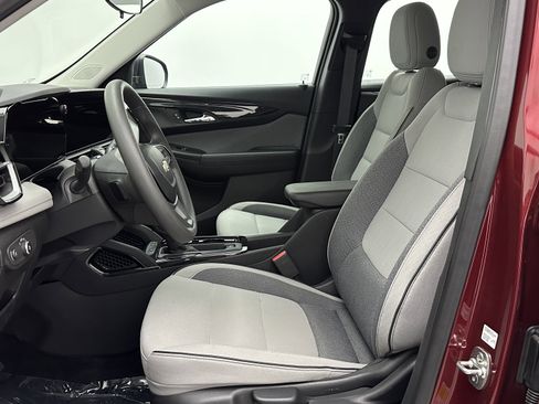 Used 2025 Chevrolet TrailBlazer LS image 12