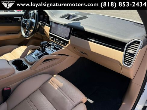 Used 2019 Porsche Cayenne AWD/4WD image 40