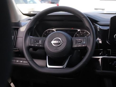 Certified 2025 Nissan Pathfinder SV w/ SV Premium Package FWD image 27