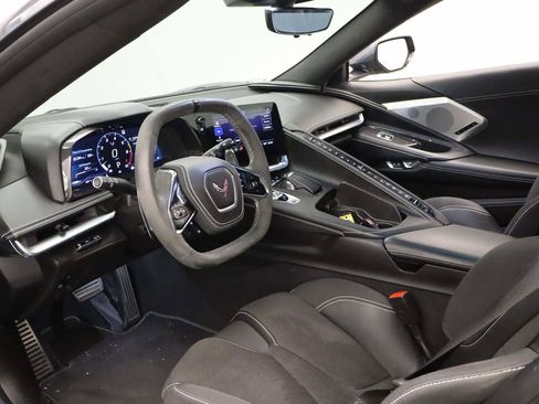 Used 2021 Chevrolet Corvette Stingray Premium Cpe w/ Z51 Performance Package RWD image 4