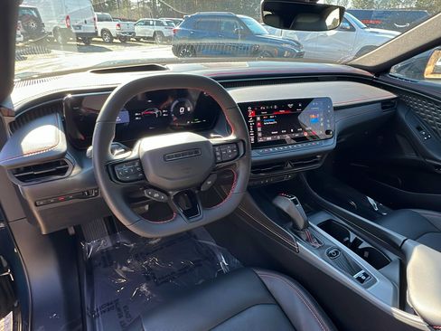 Used 2024 Dodge Charger R/T w/ Plus Group image 22