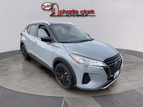 Used 2023 Nissan Kicks SV image 8