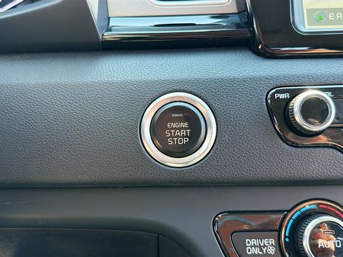 Used 2018 Kia Niro Touring FWD image 8