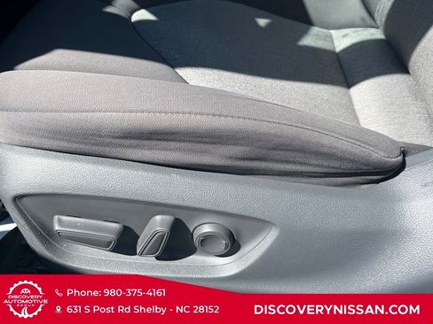 Used 2019 Toyota Camry LE image 27