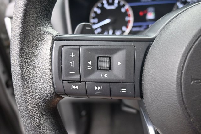 Used 2024 Nissan Rogue S AWD/4WD image 23