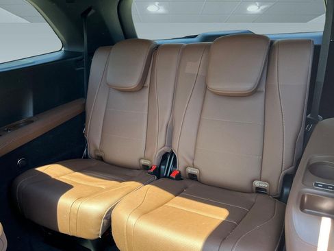 Certified 2024 Mercedes-Benz GLS 450 4MATIC image 11