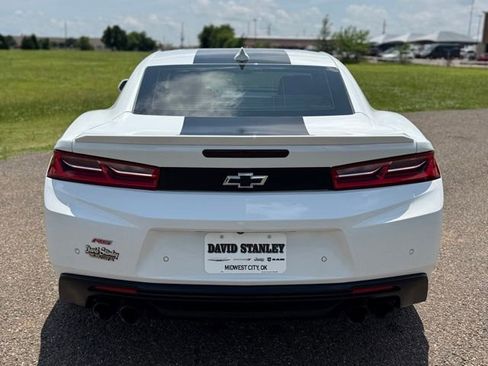 Used 2016 Chevrolet Camaro LT RWD image 5