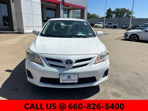 Used 2012 Toyota Corolla LE FWD image 3