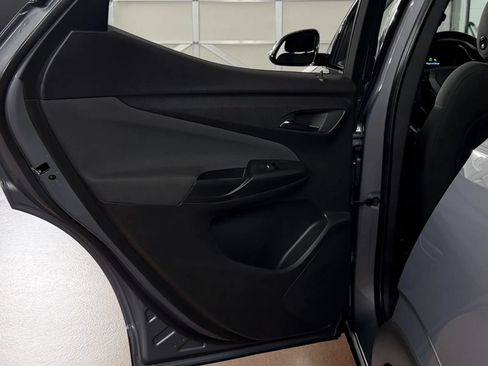 Used 2022 Chevrolet Bolt EUV LT w/ Comfort Package FWD image 30