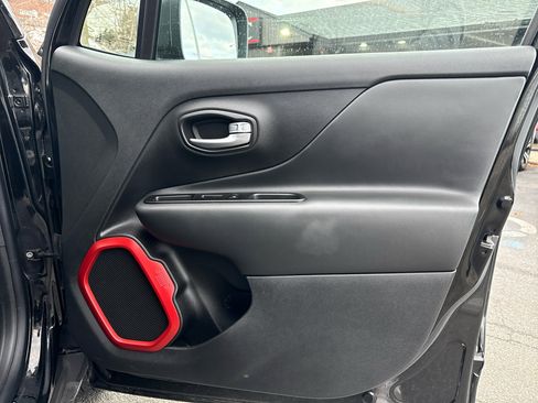 Used 2019 Jeep Renegade Trailhawk image 35