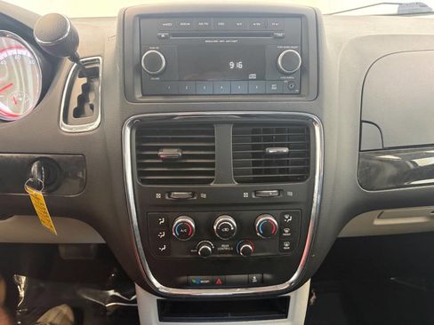 Used 2013 Dodge Grand Caravan SE FWD image 15