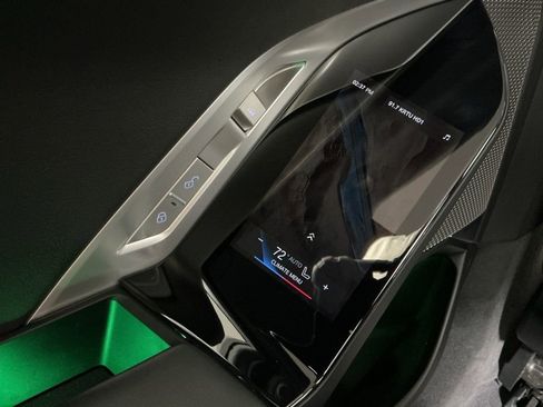 Used 2023 BMW 760i xDrive image 28