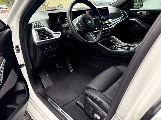 Used 2025 BMW X6 xDrive40i w/ Climate Comfort Package AWD/4WD image 16