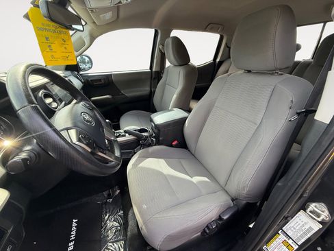 Used 2019 Toyota Tacoma SR5 image 10