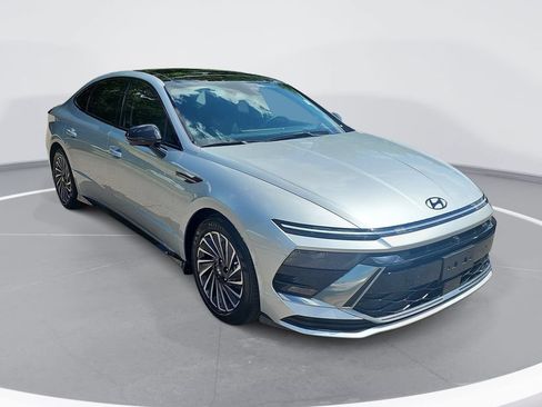 Certified 2026 Hyundai Sonata Limited FWD image 3