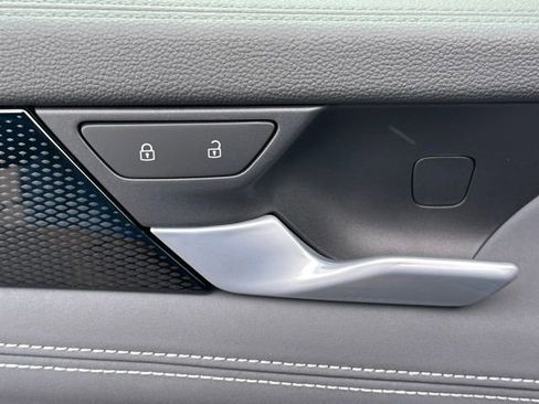 New 2026 Volkswagen Tiguan SE image 23