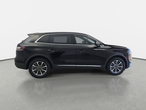 Used 2023 Lincoln Nautilus Reserve image 4