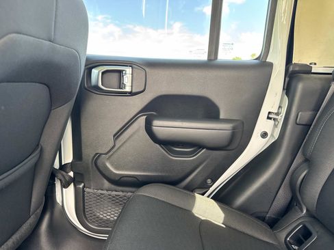 Used 2020 Jeep Gladiator Sport w/ Quick Order Package 24S image 18