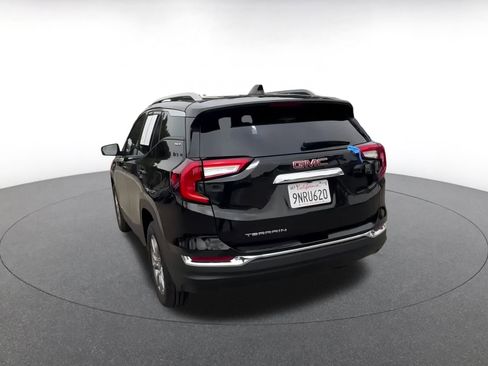 Used 2024 GMC Terrain SLT image 10