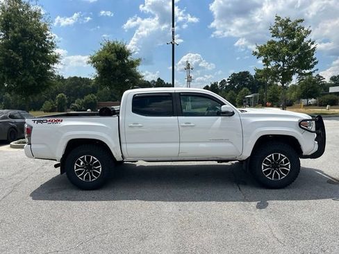 Used 2020 Toyota Tacoma TRD Sport AWD/4WD image 5