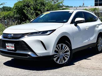 Used 2022 Toyota Venza XLE AWD/4WD video 1