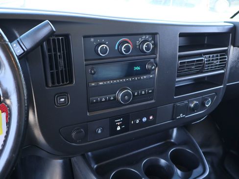 Used 2020 Chevrolet Express 3500 w/ Power Convenience Package RWD image 9