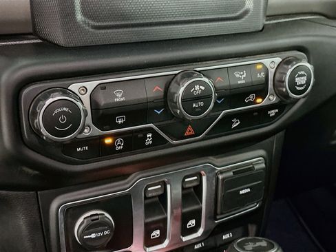 Used 2020 Jeep Wrangler Sport AWD/4WD image 22