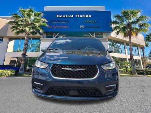 Certified 2022 Chrysler Pacifica Pinnacle FWD image 3