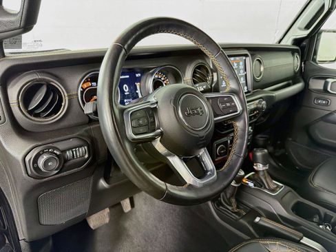 Used 2022 Jeep Wrangler Unlimited Sahara AWD/4WD image 16