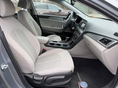 Used 2017 Hyundai Sonata SE image 5