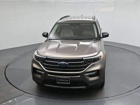 Used 2021 Ford Explorer XLT w/ Equipment Group 202A RWD image 36